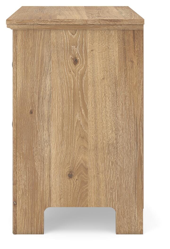 Makidern King Panel Bed, Dresser, Mirror and 2 Nightstands