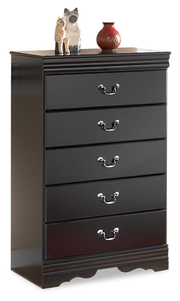Huey Vineyard Queen Sleigh Bed, Dresser and Chest