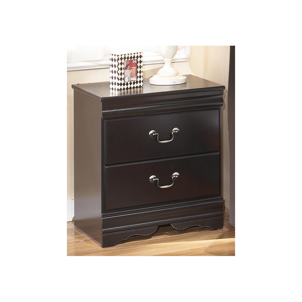 Huey Vineyard Queen Sleigh Headboard, Dresser, Mirror and Nightstand Signature Design by Ashley® Uncategorized