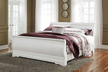 Anarasia Queen Sleigh Bed — Cottage White Curves Signature Design by Ashley® Bedroom