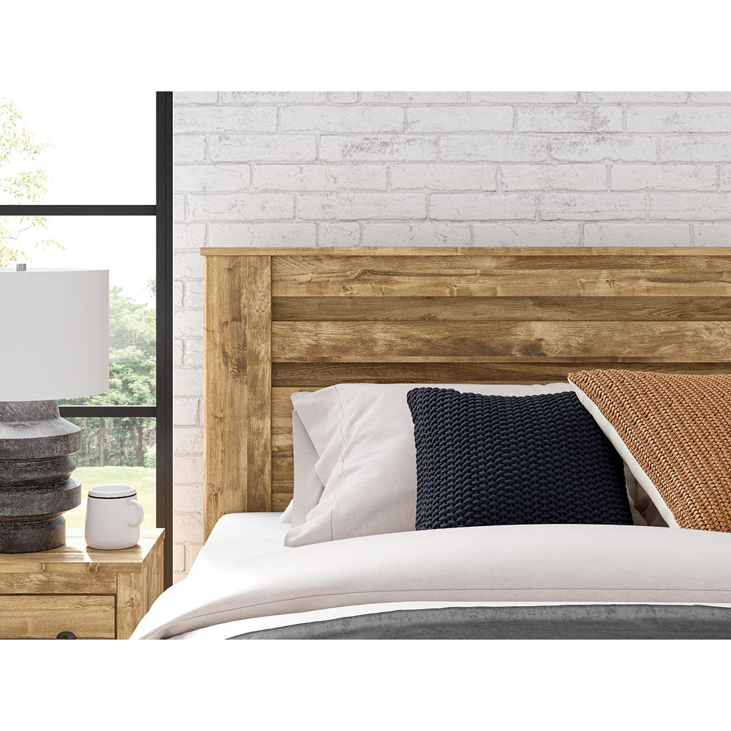Maystonna Queen Panel Bed Signature Design by Ashley® Bedroom