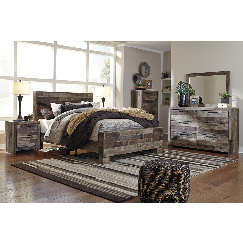 Derekson Queen Panel Bed Benchcraft® Bedroom