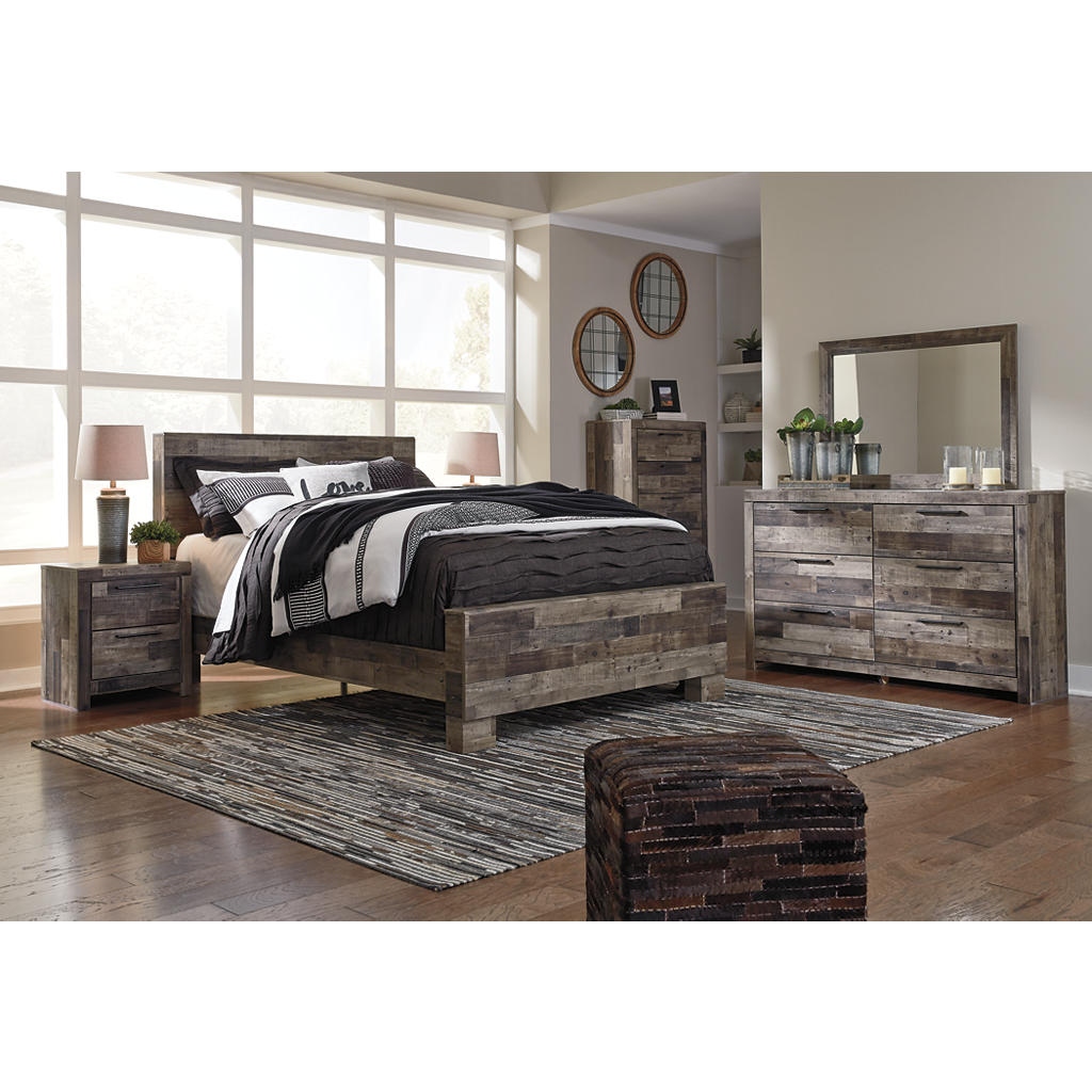 Derekson Queen Panel Bed Benchcraft® Bedroom