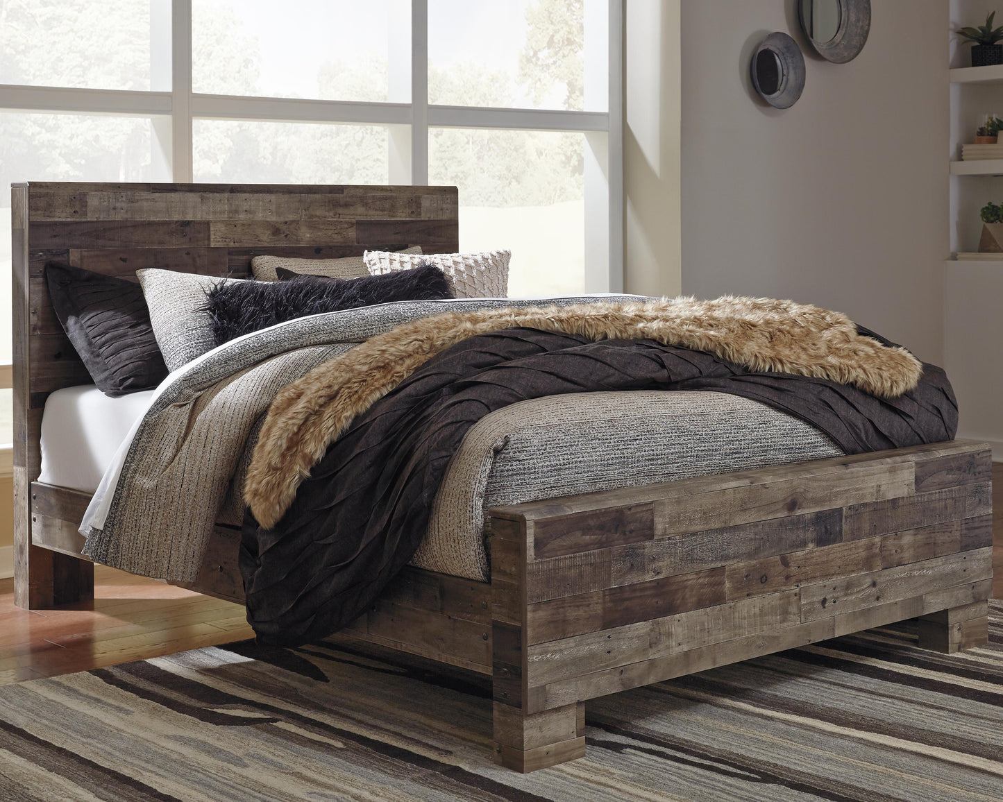 Derekson Queen Panel Bed, Dresser and Mirror