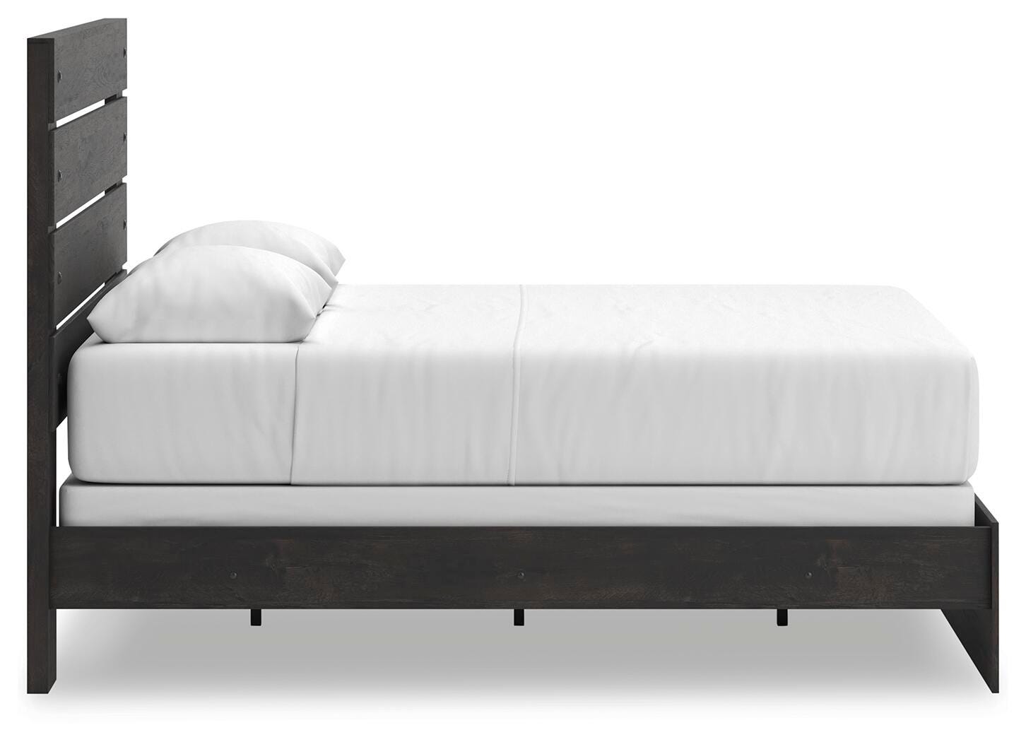 Hollivern Queen Panel Bed, Dresser and Mirror Signature Design by Ashley® Bedroom