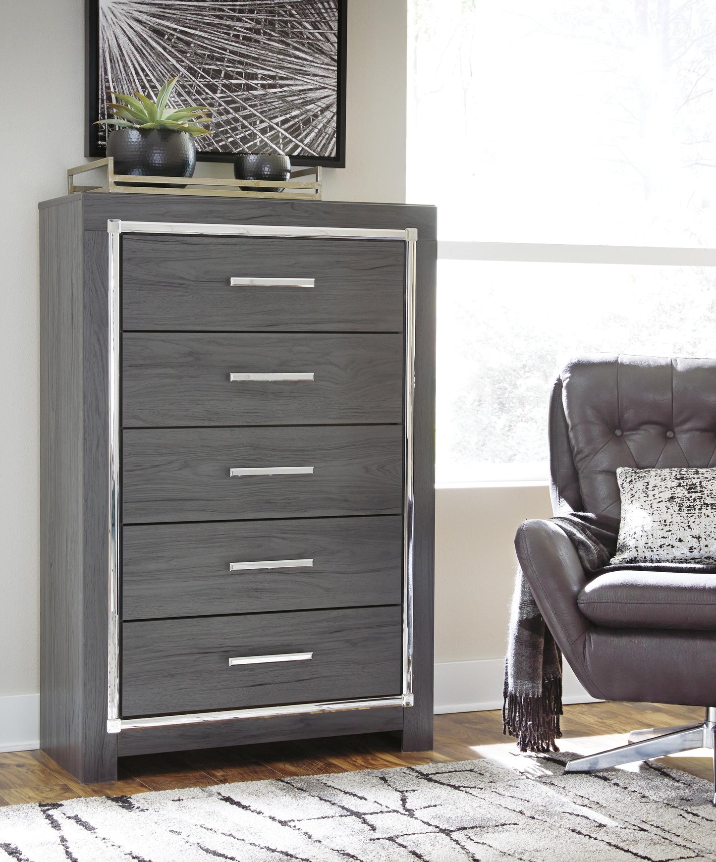 Lodanna Chest and Nightstand — 2-Piece Storage Set Signature Design by Ashley® Bedroom