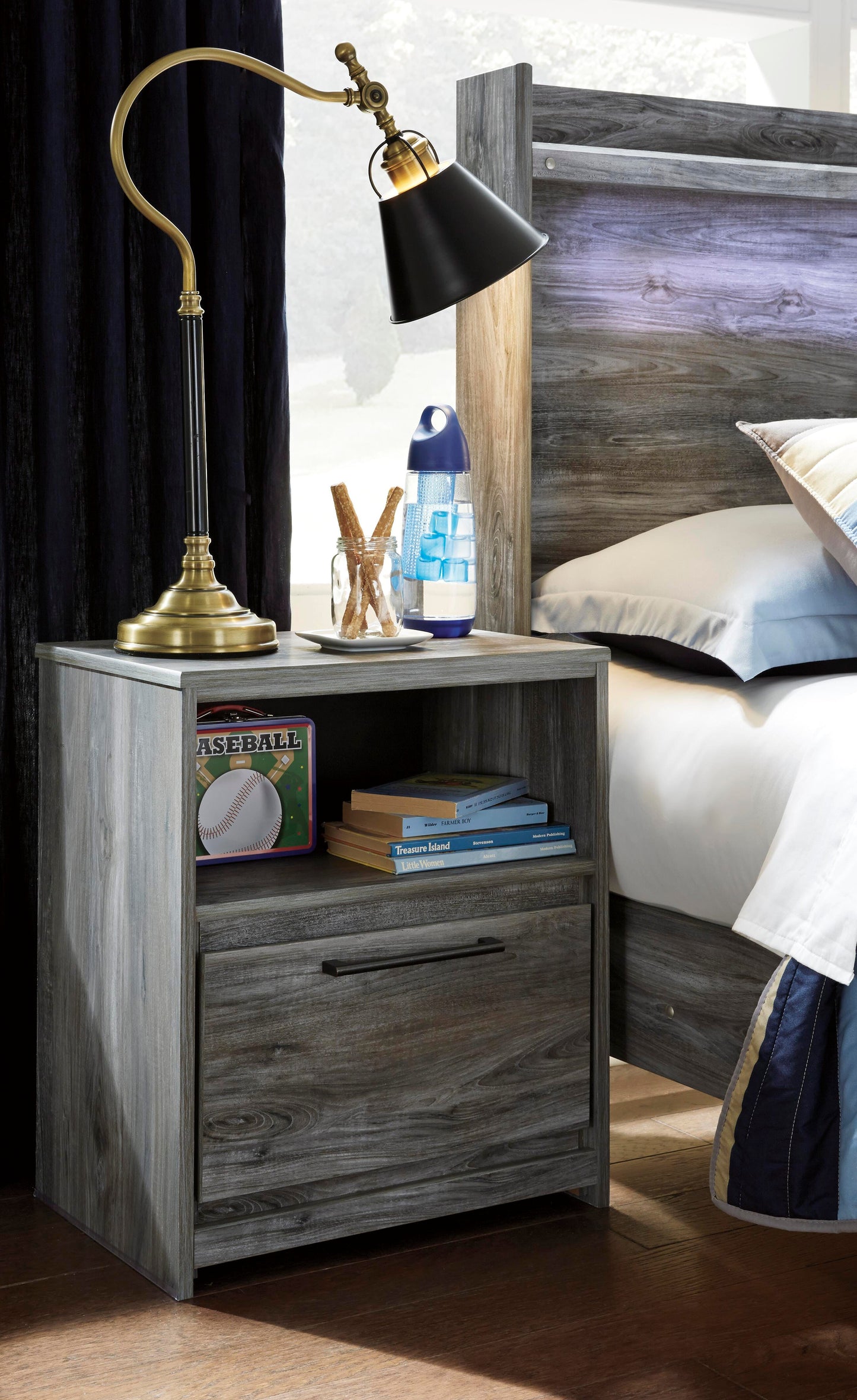 Baystorm King Panel Storage Bed, Chest and 2 Nightstands