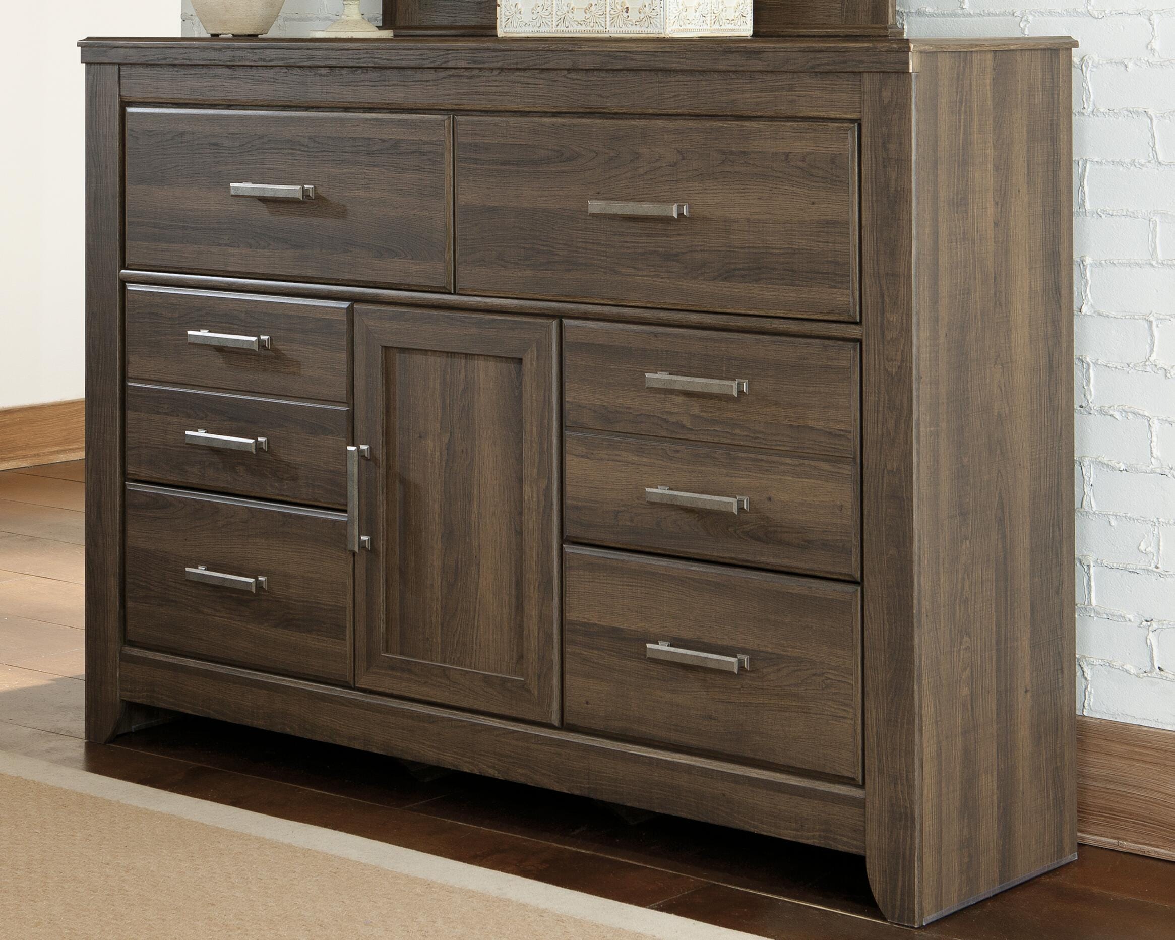 Juararo Dresser, Chest and Nightstand — 3-Piece Storage Set Signature Design by Ashley® Bedroom
