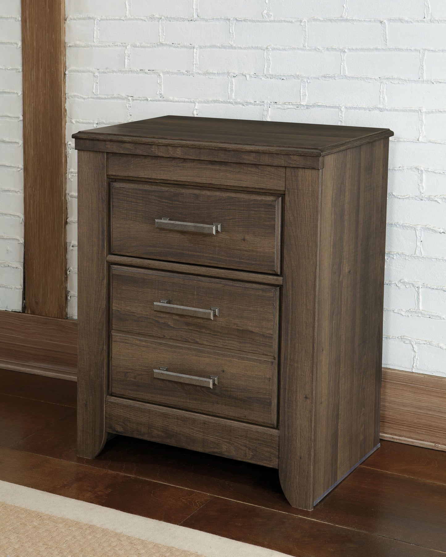Juararo California King Poster Bed, Dresser and 2 Nightstands