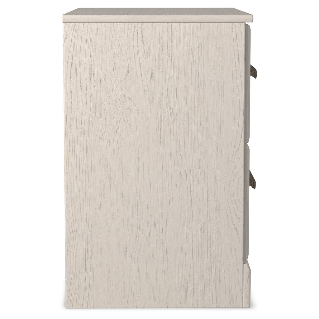 Stelsie Queen Panel Bed, Chest and Nightstand Signature Design by Ashley® Uncategorized