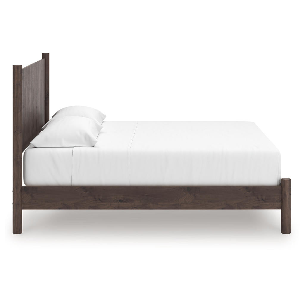 Pamytta King Panel Platform Bed Signature Design by Ashley® Bedroom