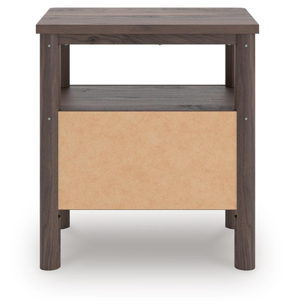 Pamytta Queen Panel Bed, Dresser, Mirror and Nightstand