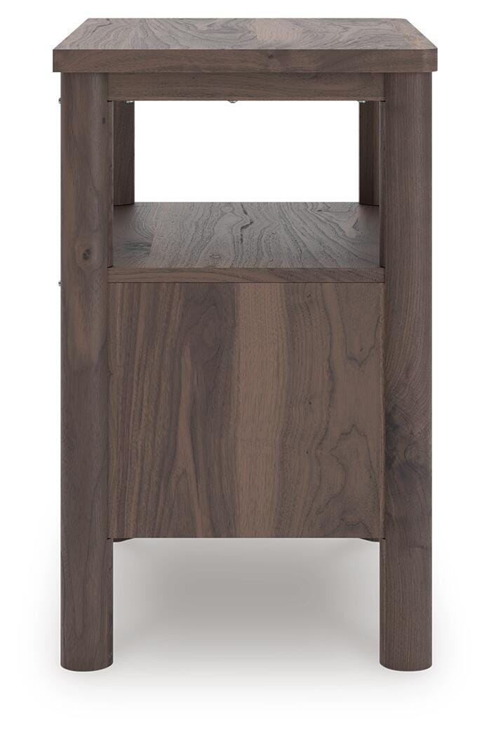 Pamytta Queen Panel Bed, Dresser, Mirror and Nightstand