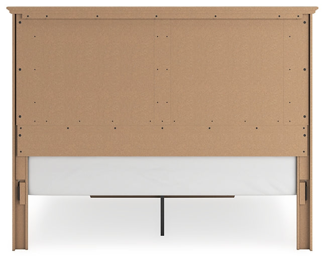 Yarbeck King Panel Bed with Storage