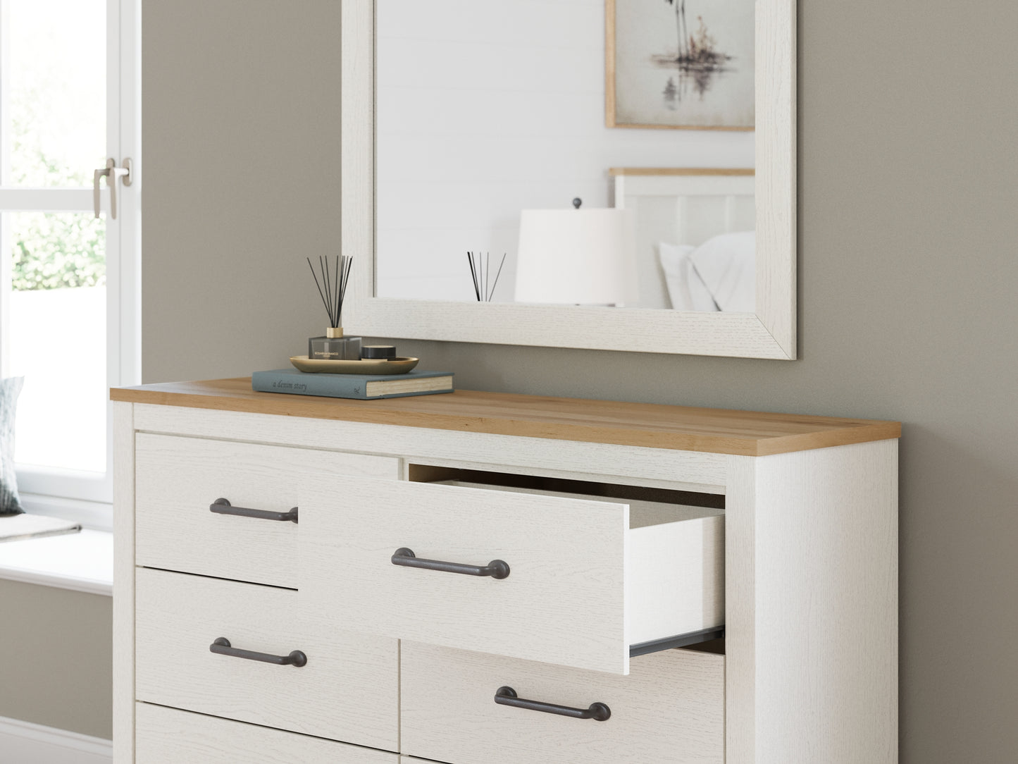 Linnocreek Queen Panel Bed, Dresser, Mirror and Nightstand