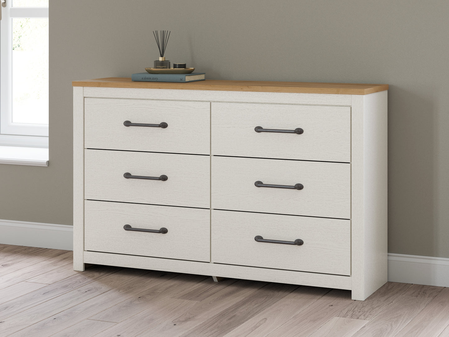 Linnocreek King Panel Bed, Dresser and Nightstand