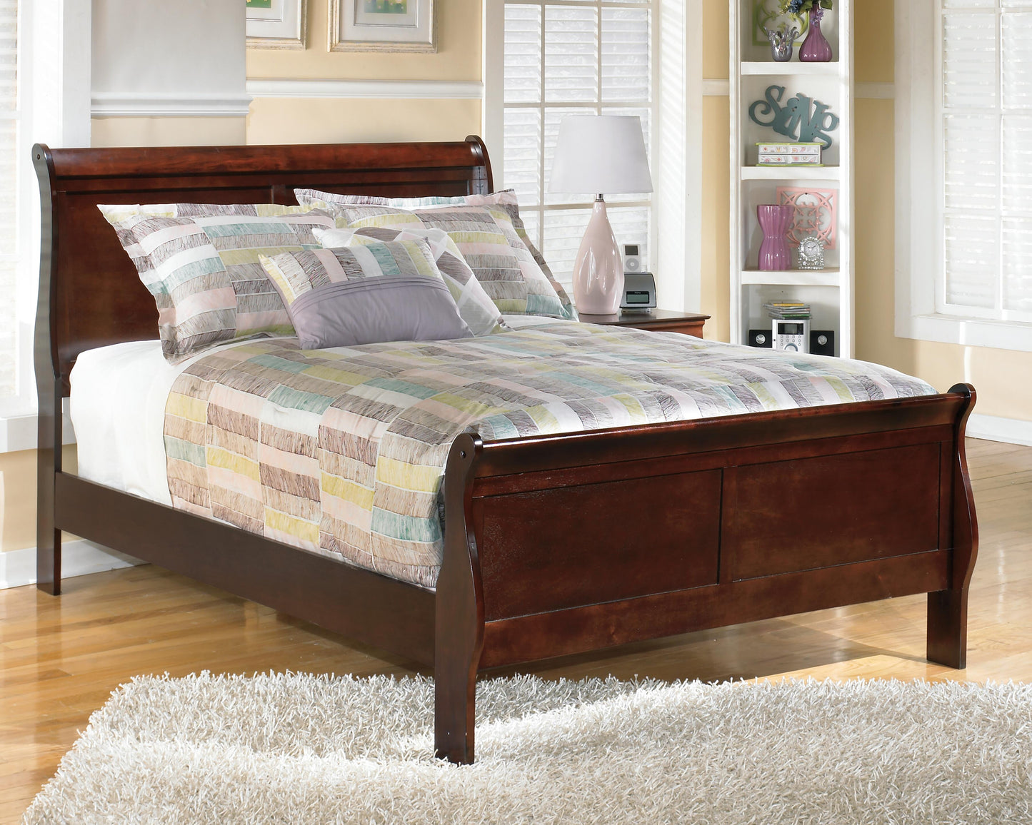 Alisdair Full Sleigh Bed, Dresser, Mirror, Chest and 2 Nightstands