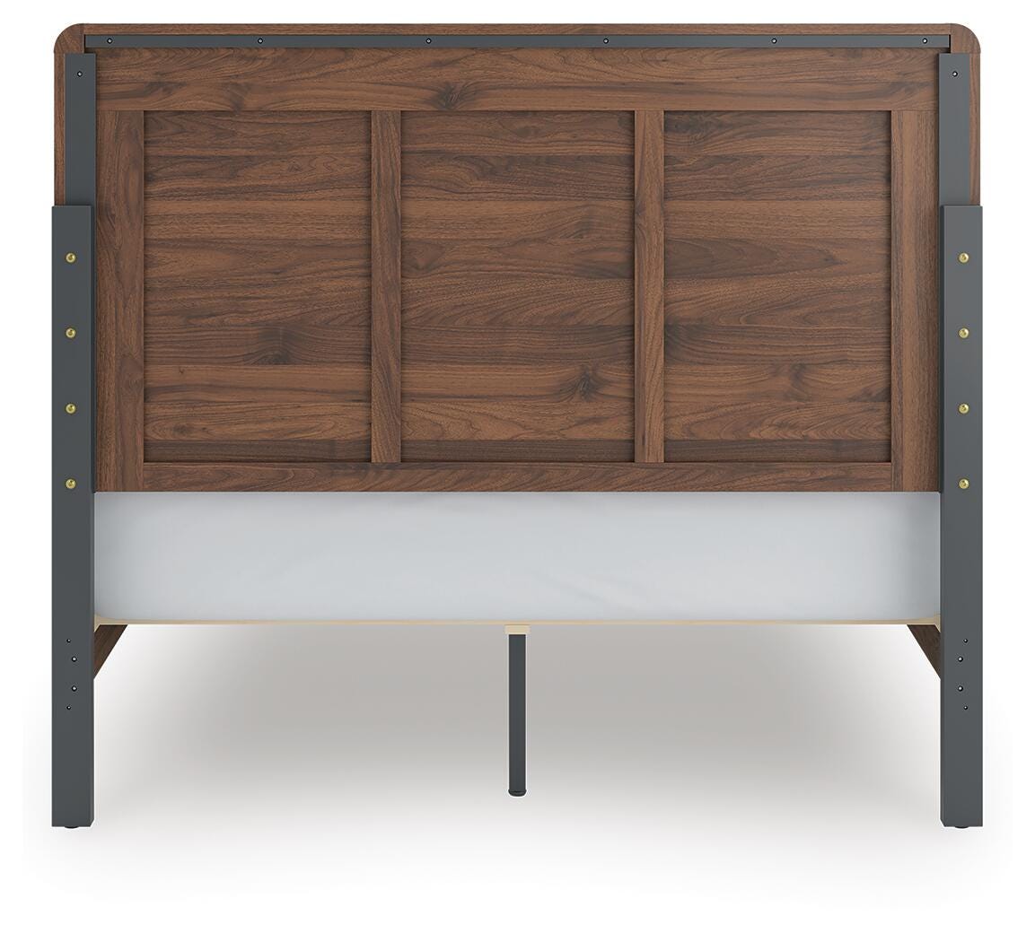 Fortlorn Queen Panel Bed and Dresser Signature Design by Ashley® Bedroom