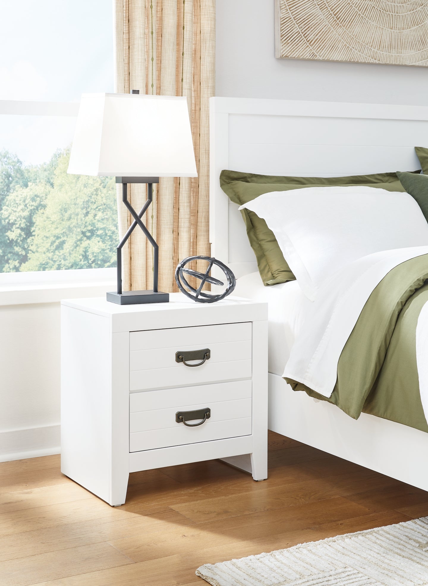 Binterglen Queen Panel Bed, Dresser, Mirror and Nightstand