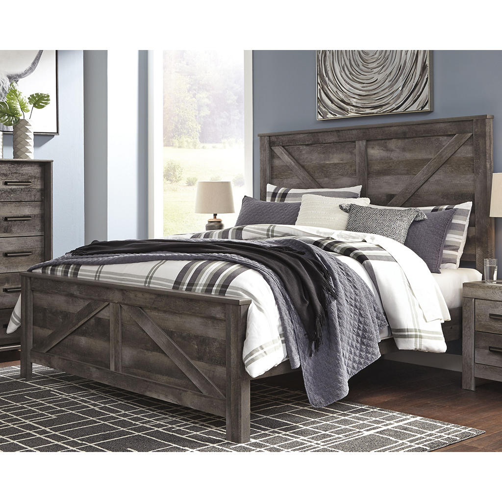Wynnlow King Crossbuck Panel Bed and Chest Signature Design by Ashley® Uncategorized