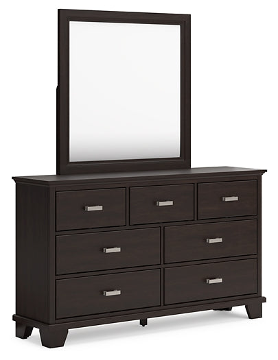 Covetown Queen Panel Bed, Dresser, Mirror and Nightstand