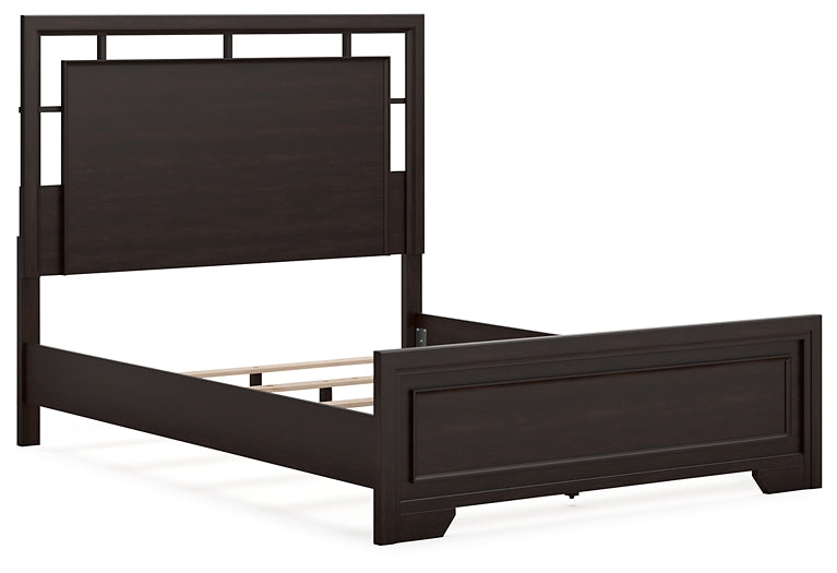 Covetown Queen Panel Bed, Dresser, Mirror and Nightstand