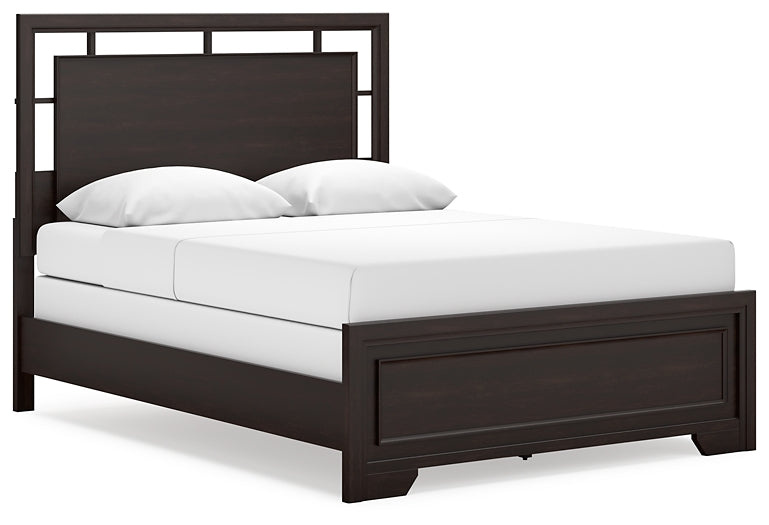 Covetown Queen Panel Bed, Dresser, Mirror and Nightstand