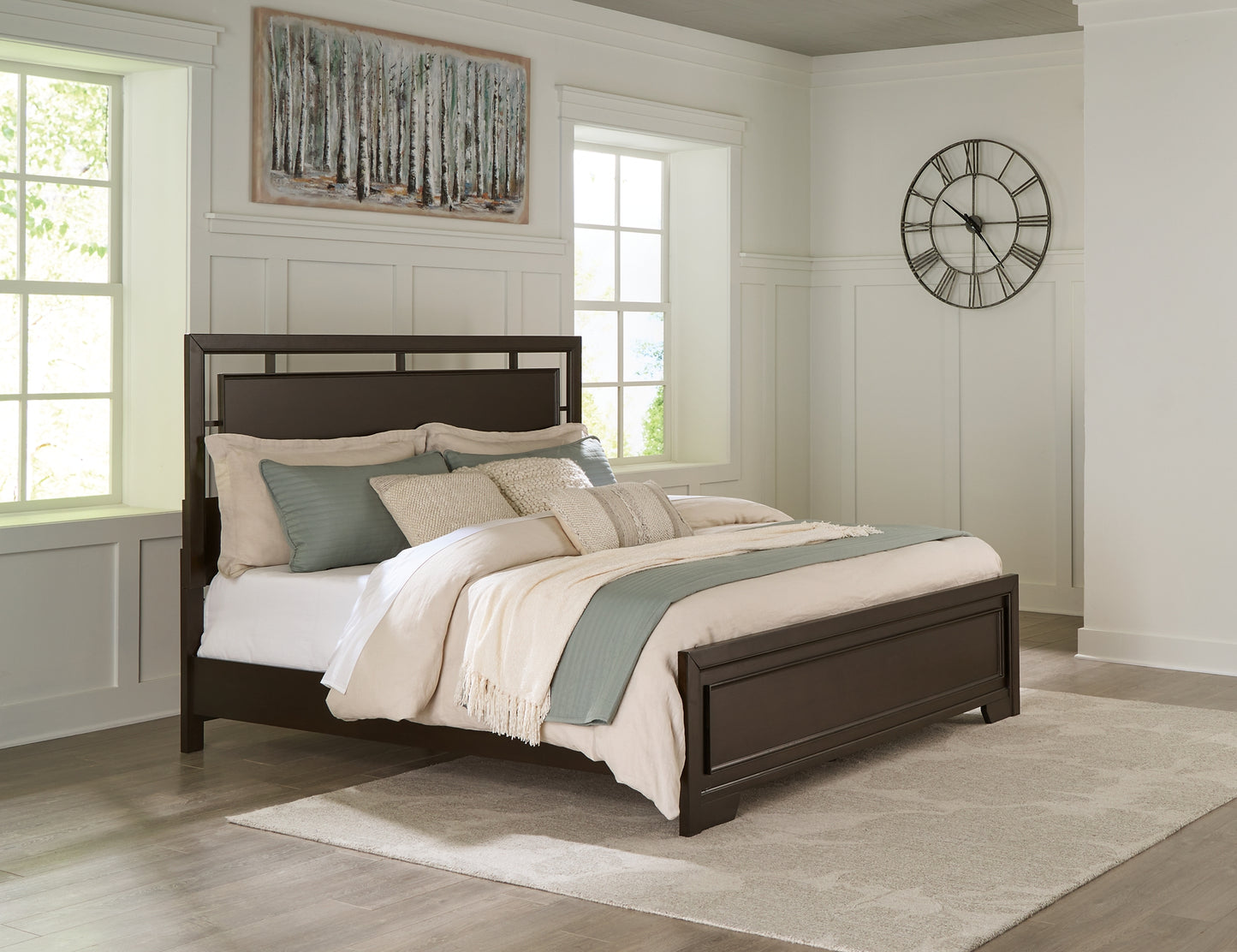 Covetown Queen Panel Bed, Dresser, Mirror and Nightstand