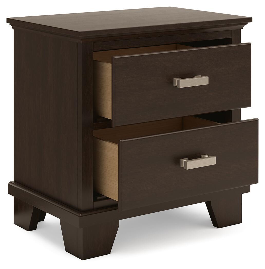 Covetown California King Panel Bed and 2 Nightstands