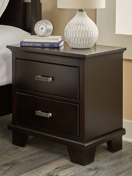 Covetown Queen Panel Bed, Dresser, Mirror and Nightstand