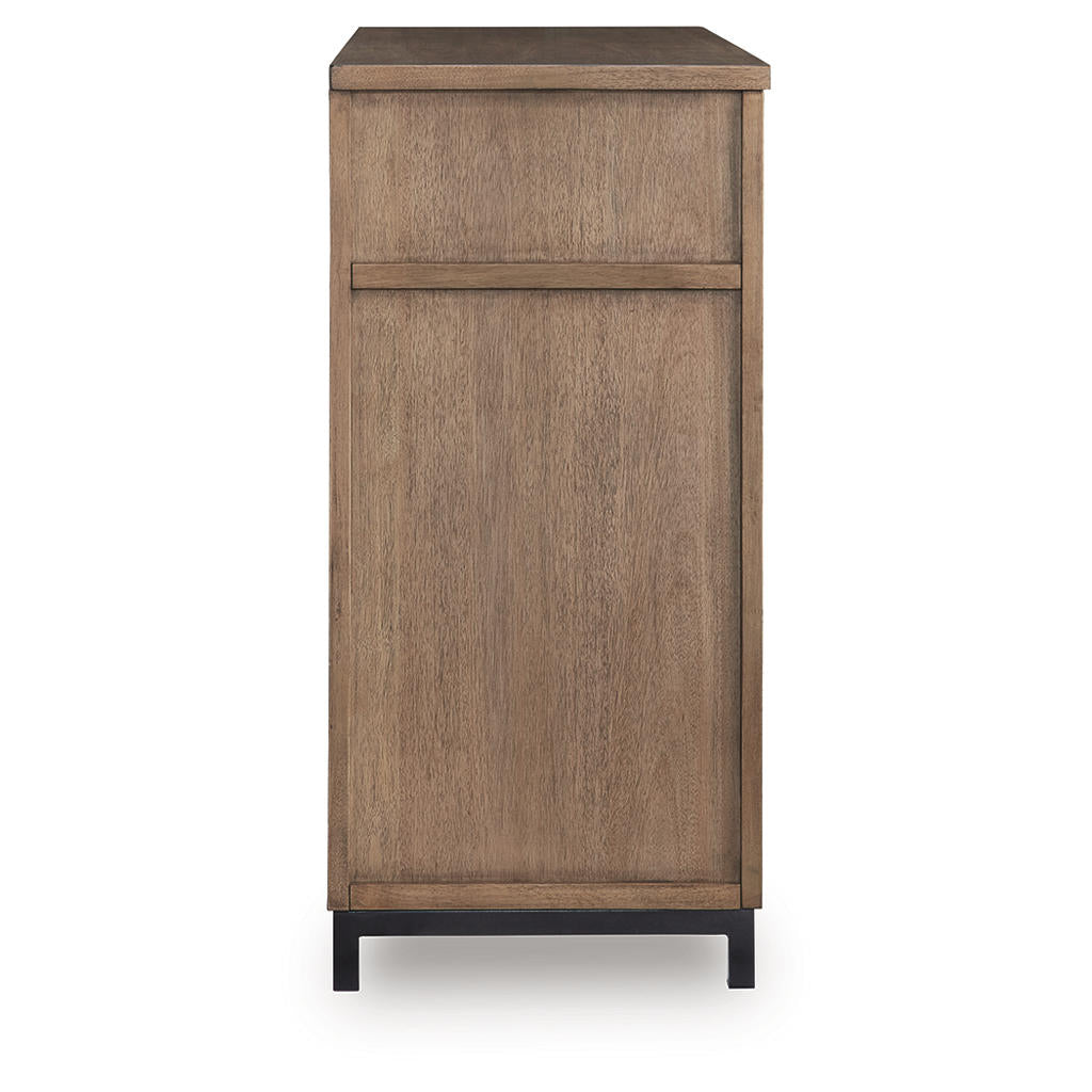 Tomtyn Dresser Benchcraft® Bedroom