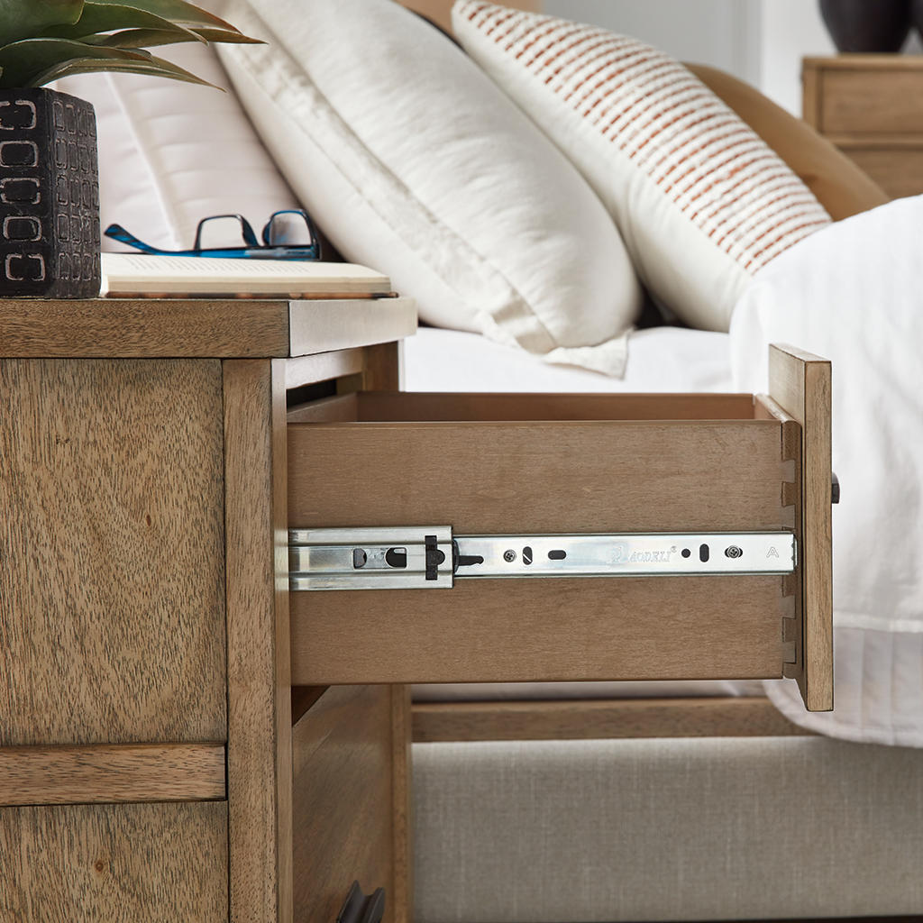 Tomtyn Nightstand Benchcraft® Bedroom