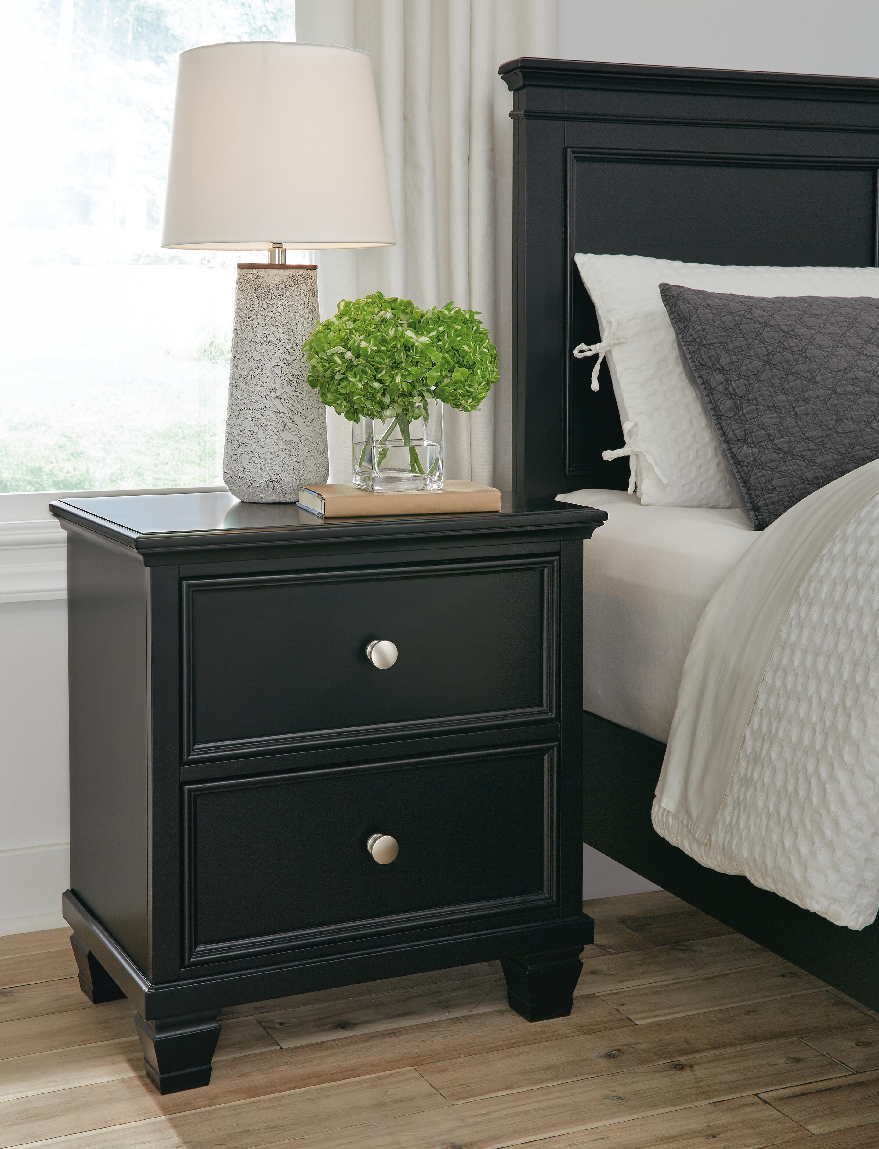 Lanolee Cal King Panel Bed, Dresser, Chest and 2 Nightstands Signature Design by Ashley® Bedroom