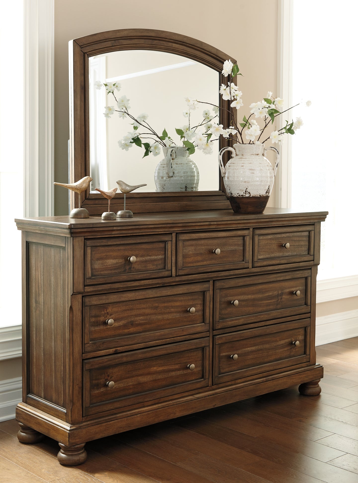 Flynnter King Panel Bed, 2 Dressers, Mirror, Chest and 2 Nightstands