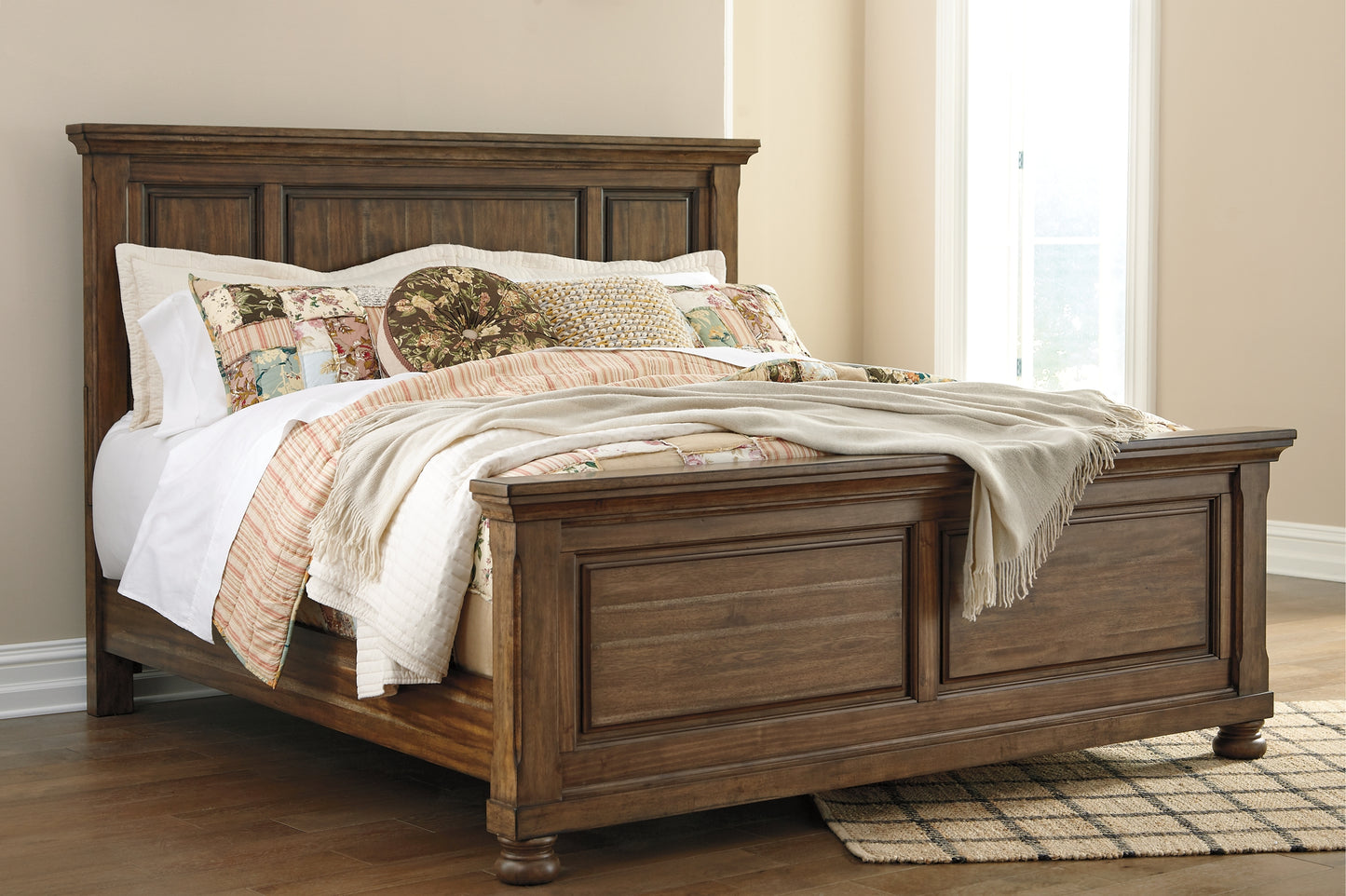 Flynnter King Panel Bed, 2 Dressers, Mirror, Chest and 2 Nightstands