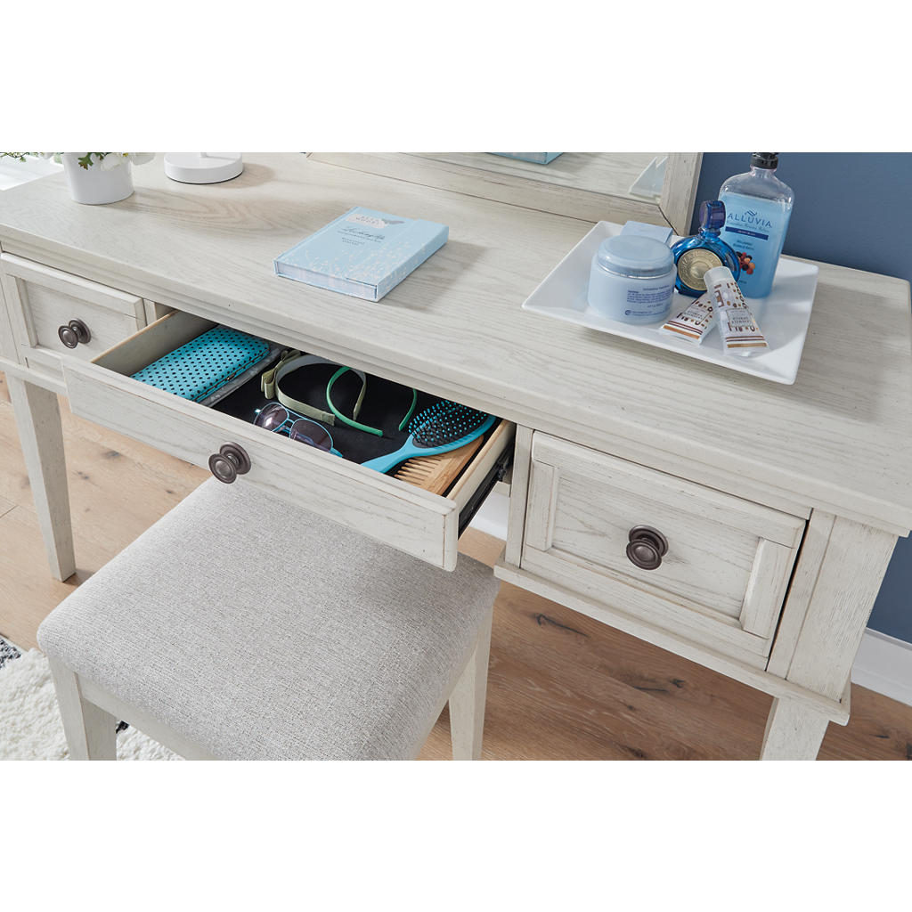 Robbinsdale Mirrored Vanity with Bench Signature Design by Ashley® Bedroom