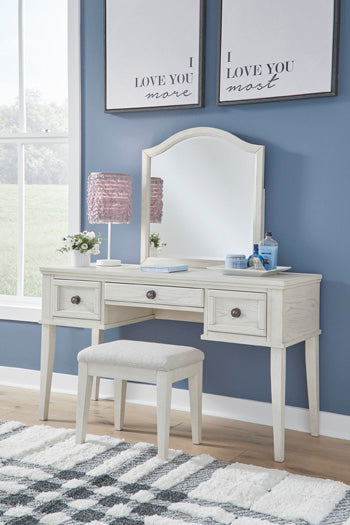 Robbinsdale Mirrored Vanity with Bench Signature Design by Ashley® Bedroom