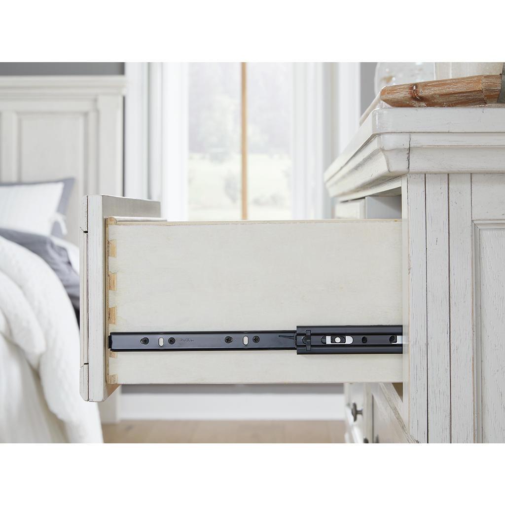 Robbinsdale Dresser and Mirror Set — 7 Drawers Signature Design by Ashley® Bedroom