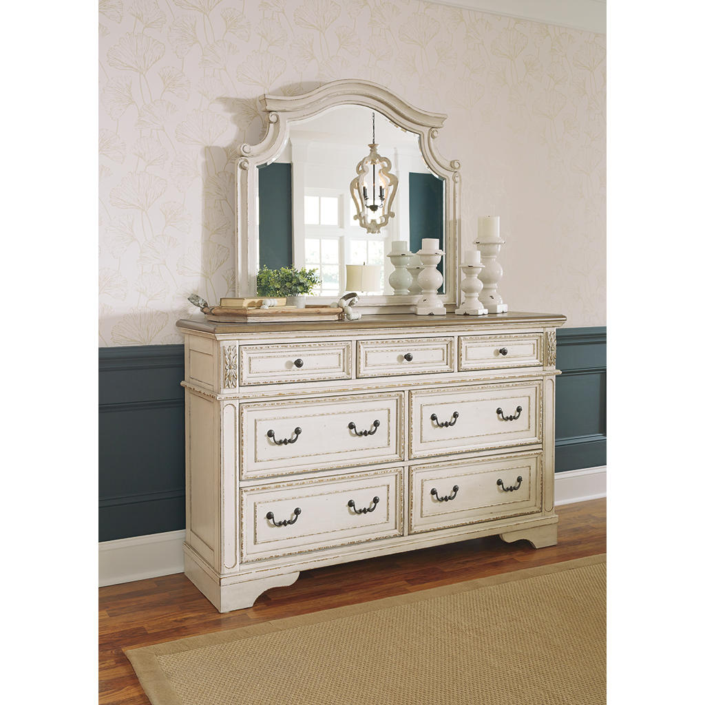 Realyn Dresser, Mirror and Nightstand Signature Design by Ashley® Uncategorized