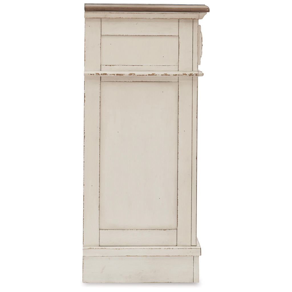 Realyn Queen Panel Bed and Dresser Signature Design by Ashley® Uncategorized