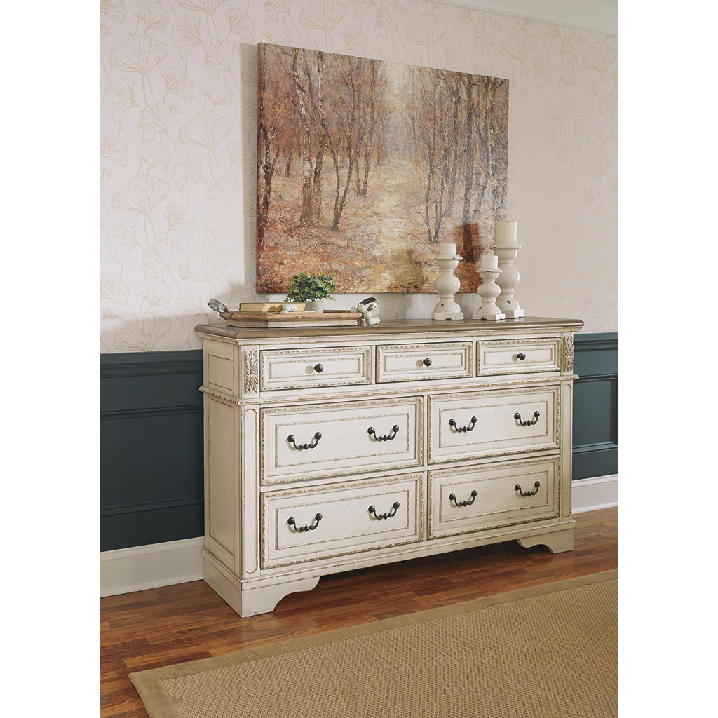 Realyn King Storage Bed, Dresser, Chest and 2 Nightstands Signature Design by Ashley® Uncategorized