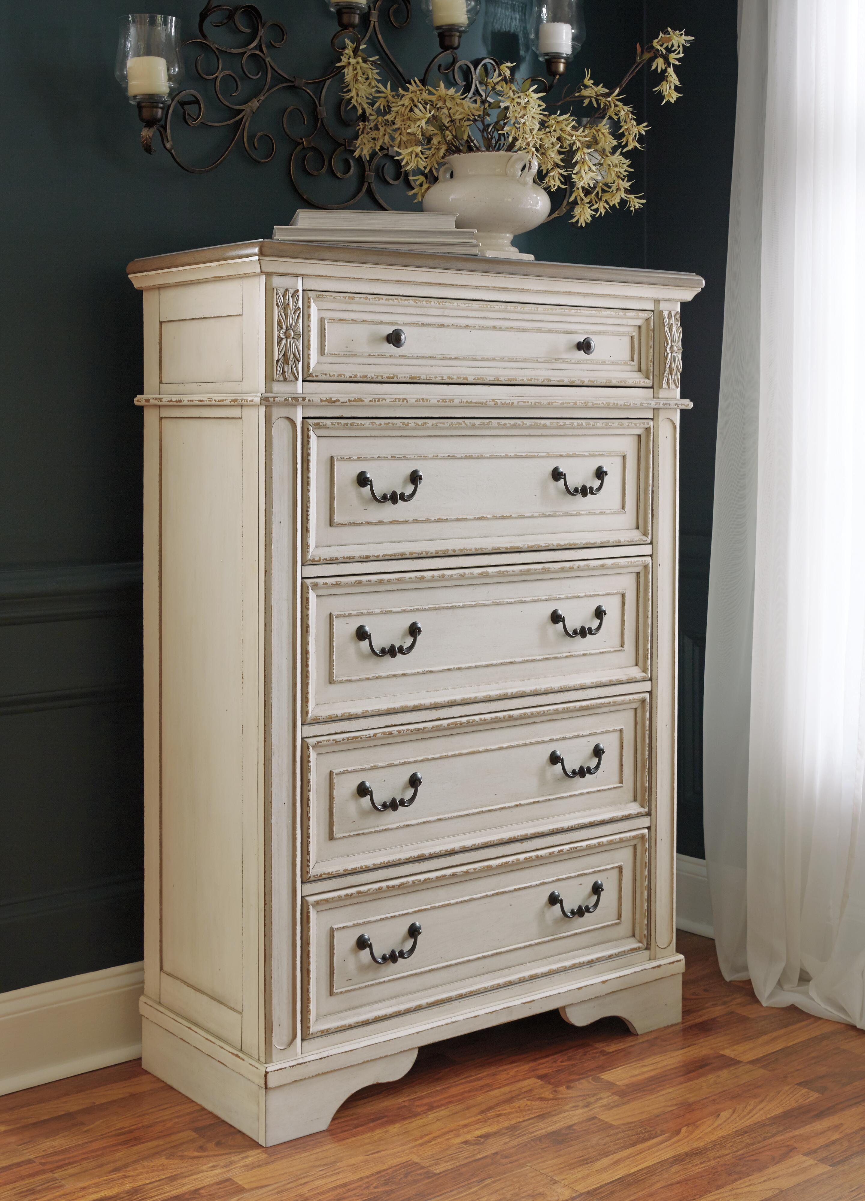 Realyn Full Upholstered Panel Bed, Chest and Nightstand