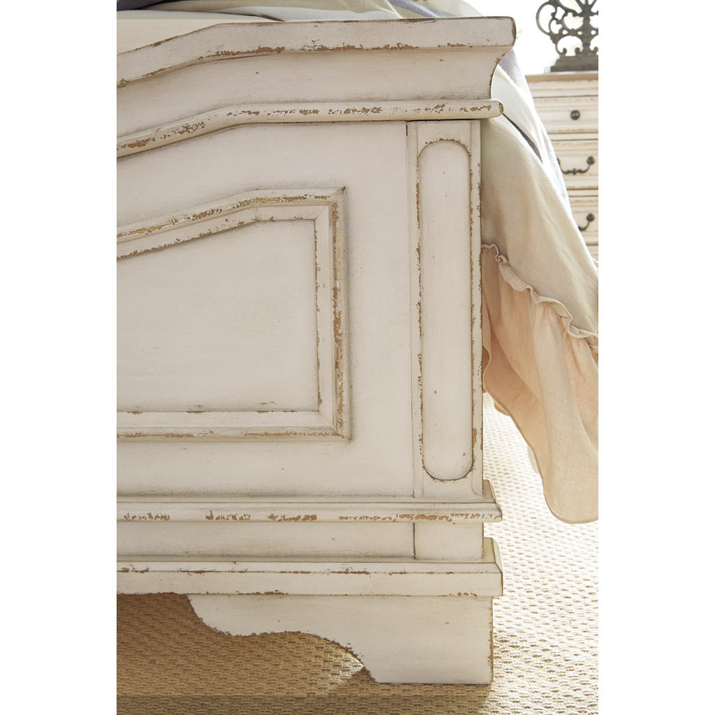 Realyn King Panel Bed, Dresser, Mirror, Chest, Vanity and Nightstand Signature Design by Ashley® Uncategorized