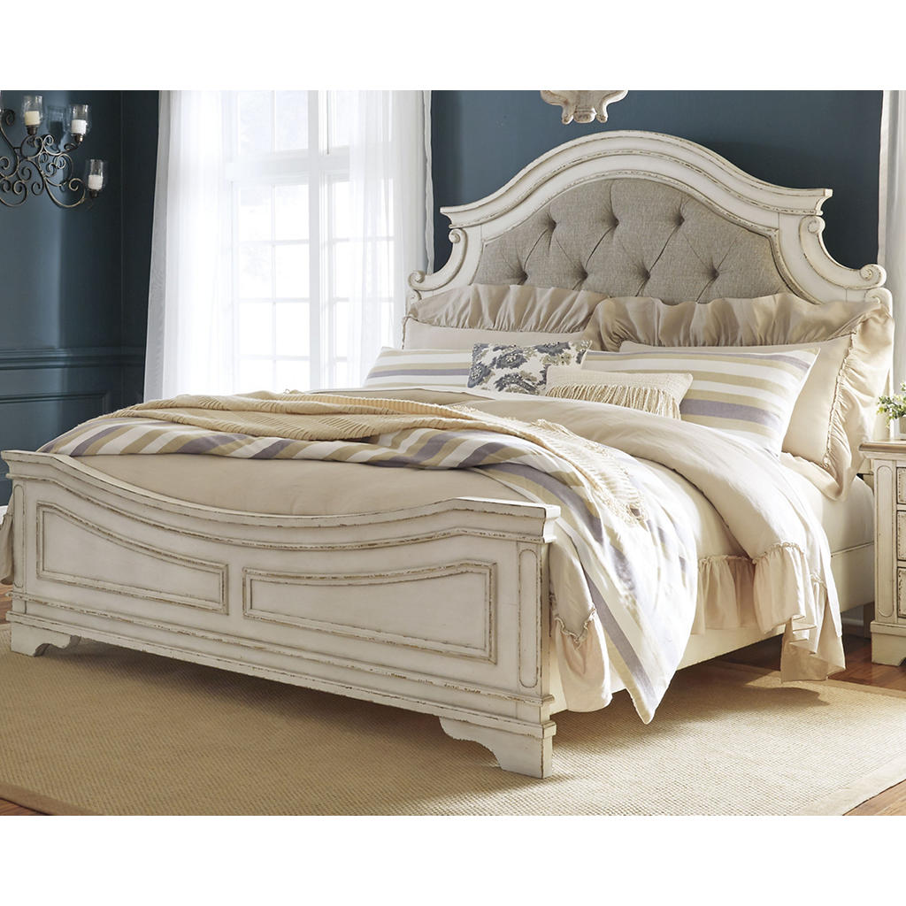 Realyn King Panel Bed, Dresser, Chest and 2 Nightstands Signature Design by Ashley® Uncategorized