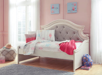 Realyn Twin Day Bed Signature Design by Ashley® Beds