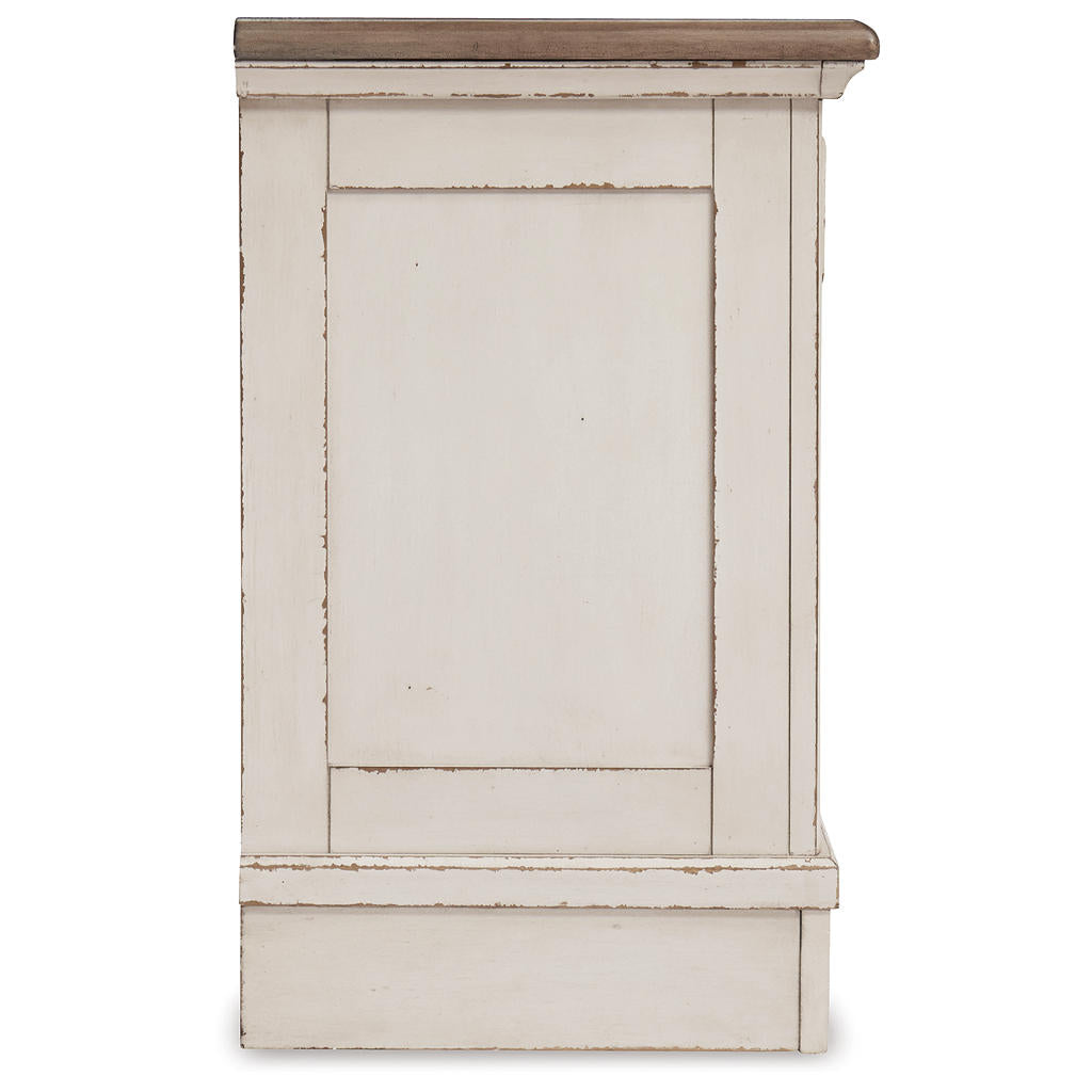 Realyn King Panel Bed, Vanity, Chest and 2 Nightstands Signature Design by Ashley® Uncategorized