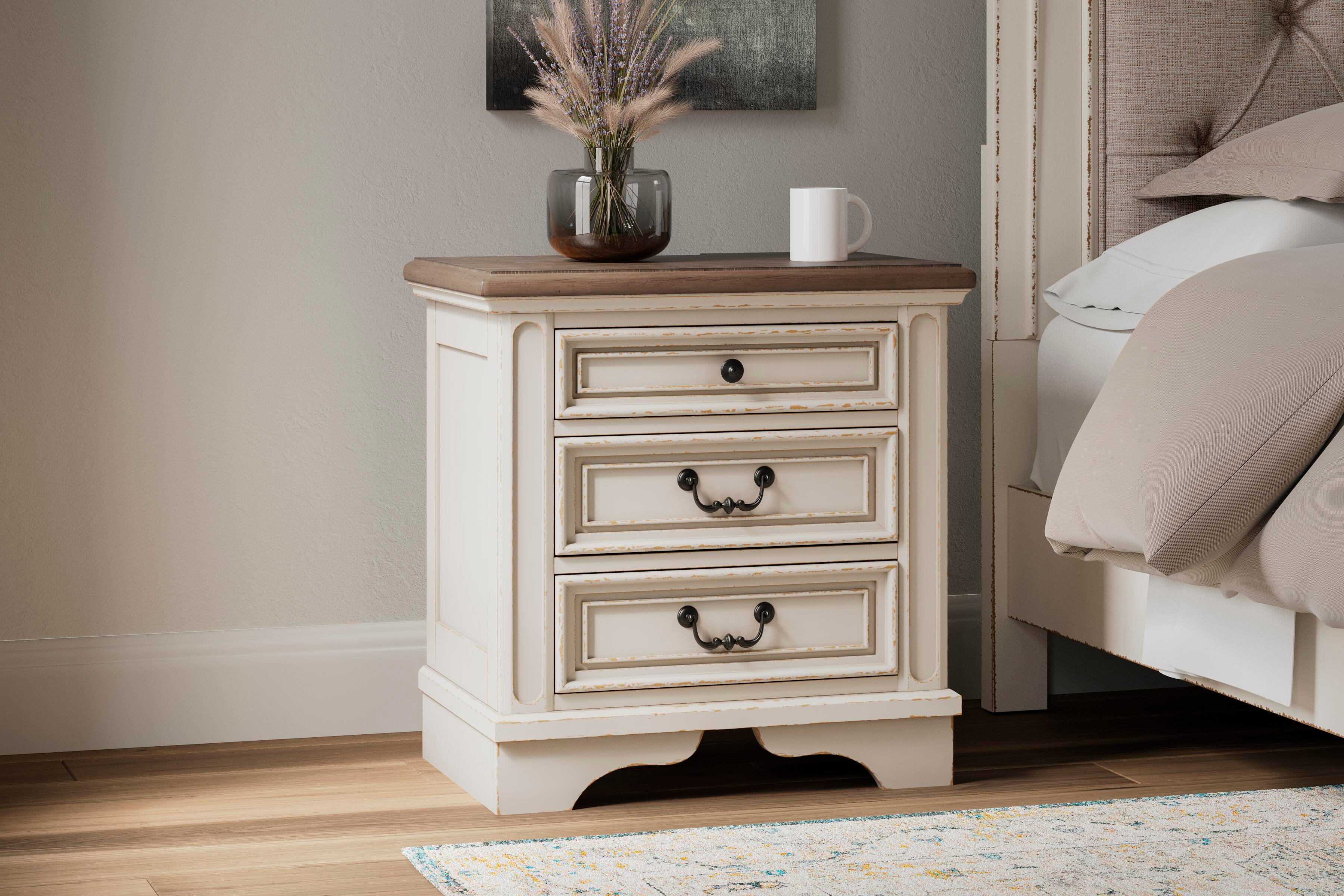 Realyn King Upholstered Panel Bed, Chest and 2 Nightstands