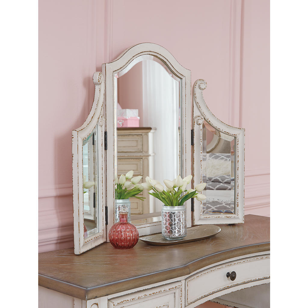 Realyn King Panel Bed, Dresser, Mirror, Chest, Vanity and Nightstand Signature Design by Ashley® Uncategorized