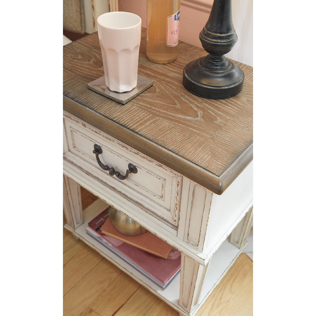 Realyn Twin Panel Bed, Dresser, Mirror and Nightstand Signature Design by Ashley® Uncategorized