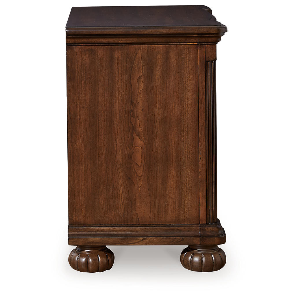 Lavinton King Poster Bed, Dresser, Mirror and Nightstand Signature Design by Ashley® Uncategorized
